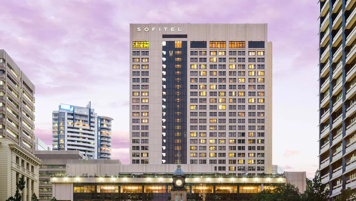 Live Hotel Kitchen Cold Room Rebuild – Sofitel — image 1